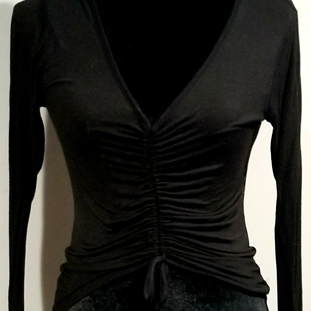 Black long sleeve scrunched top